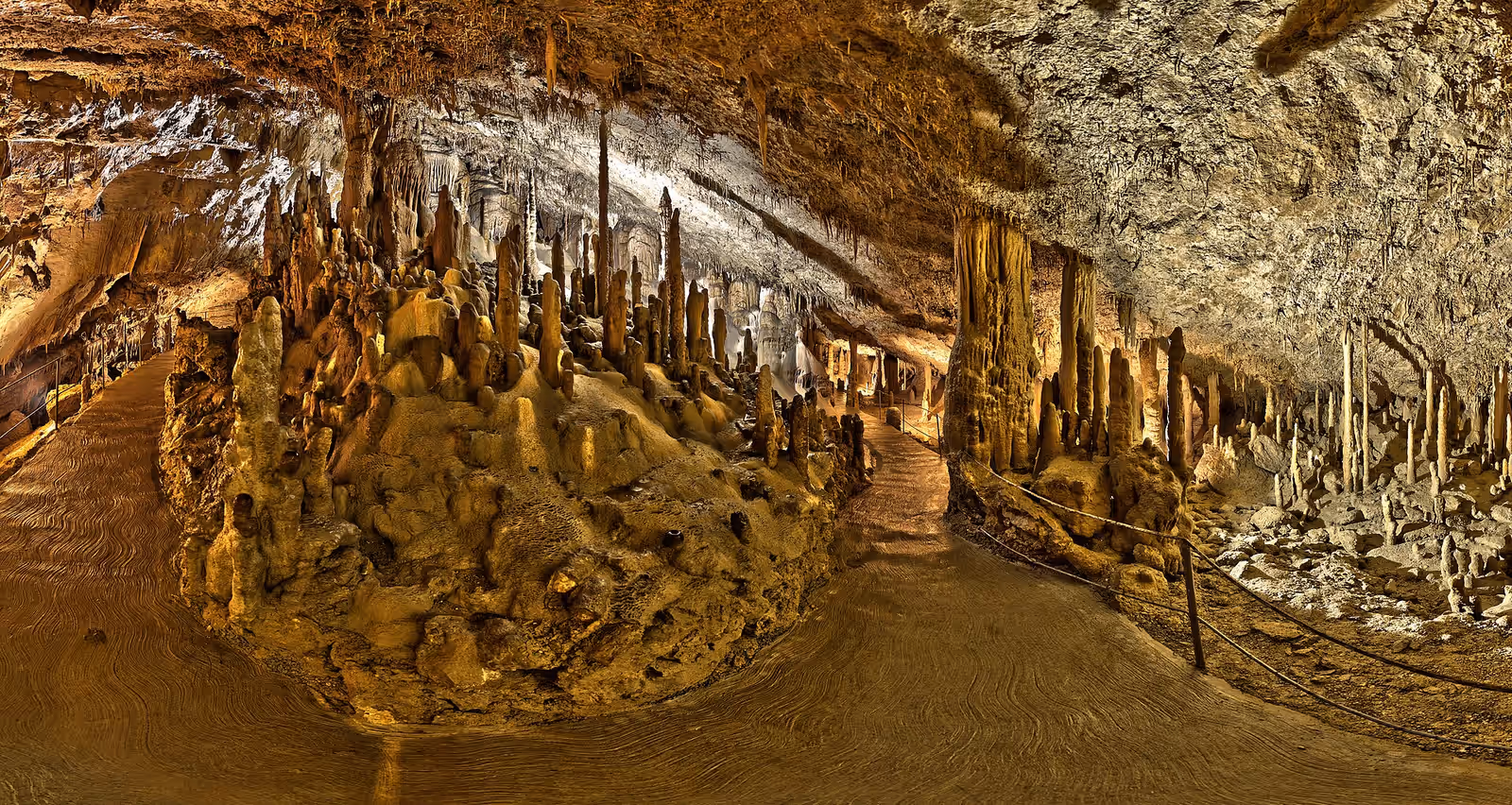 Caving in the Kras