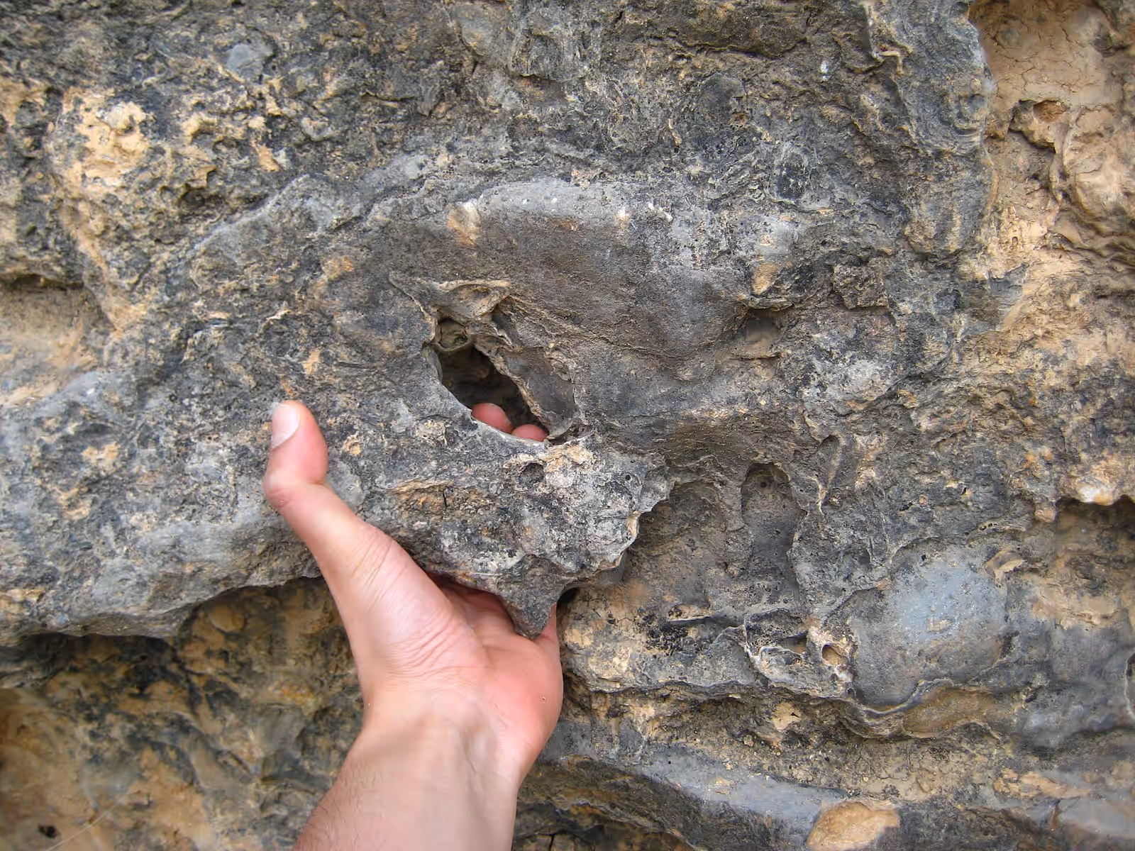 Climbing in Margalef