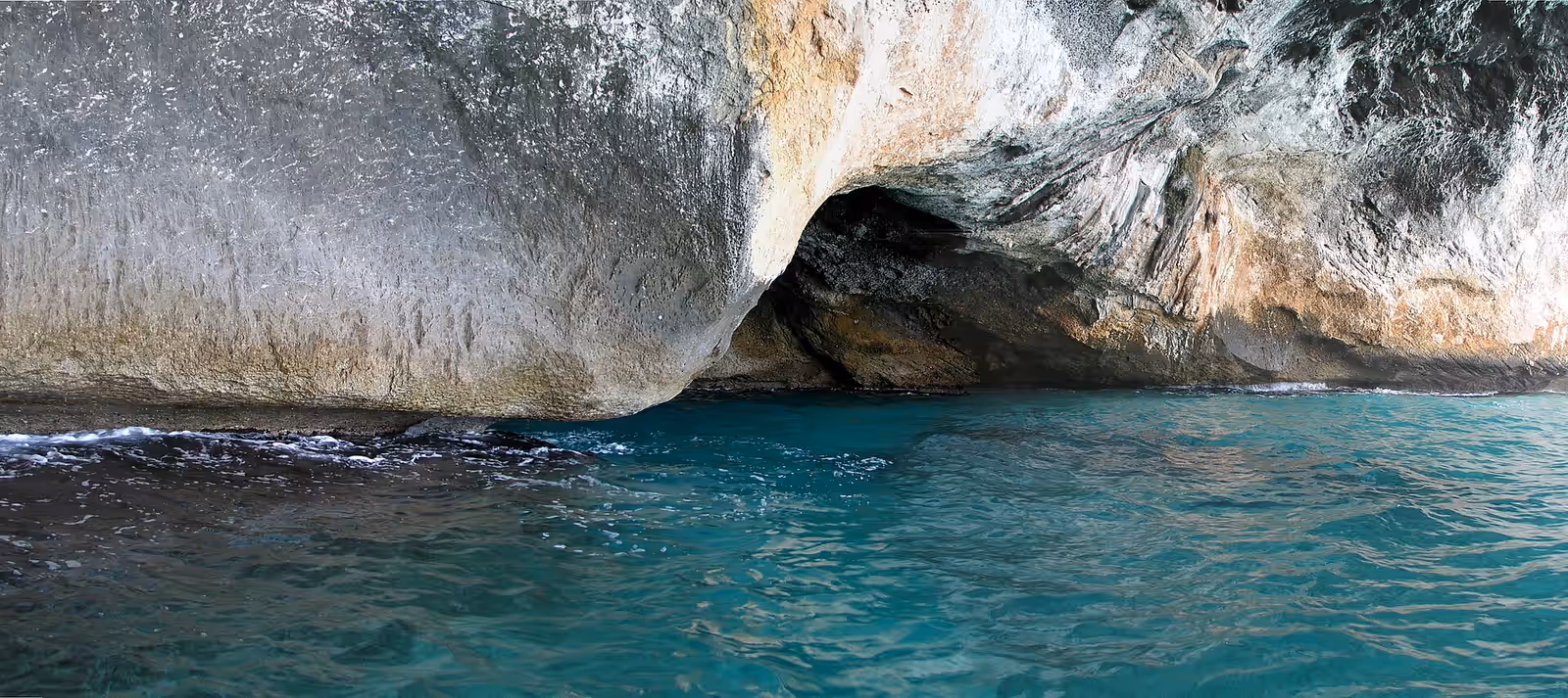 Deep water soloing in Cala Gonone
