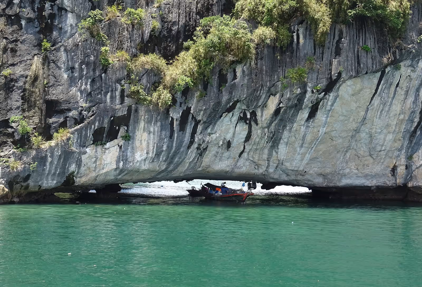 Deep water soloing in Cat Ba