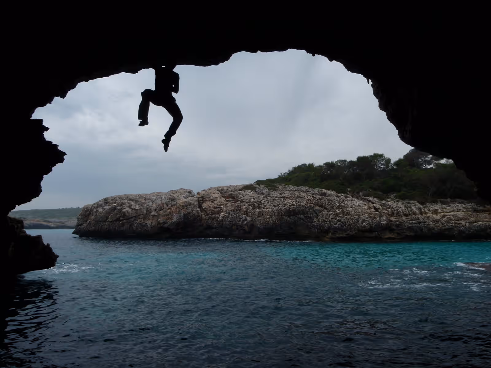 Deep water soloing in Mallorca