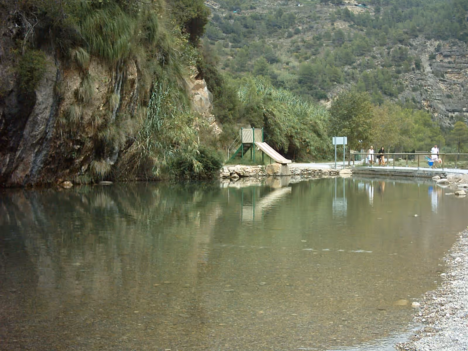 Hot spring bathing in Montanejos