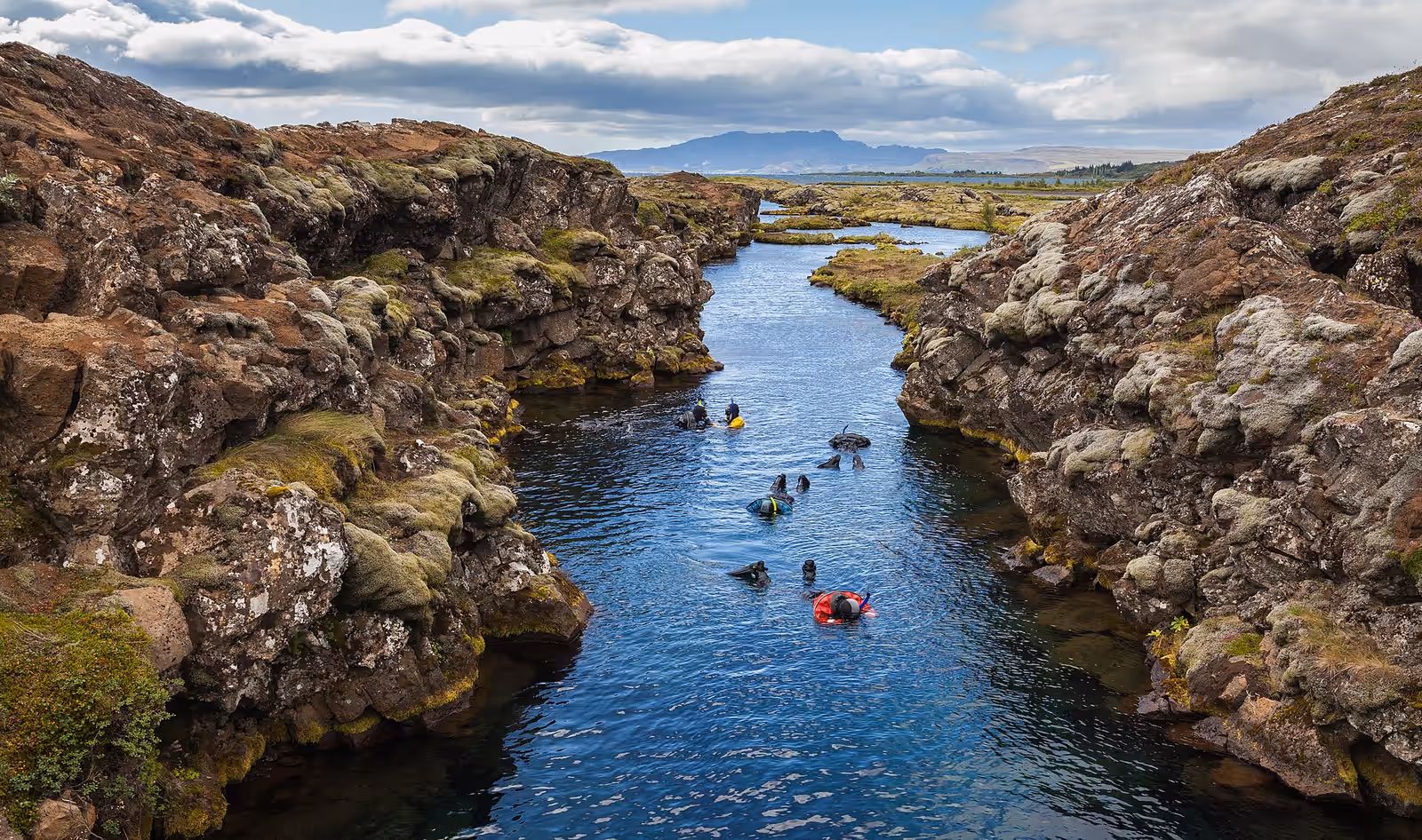 Ice diving in Þingvellir