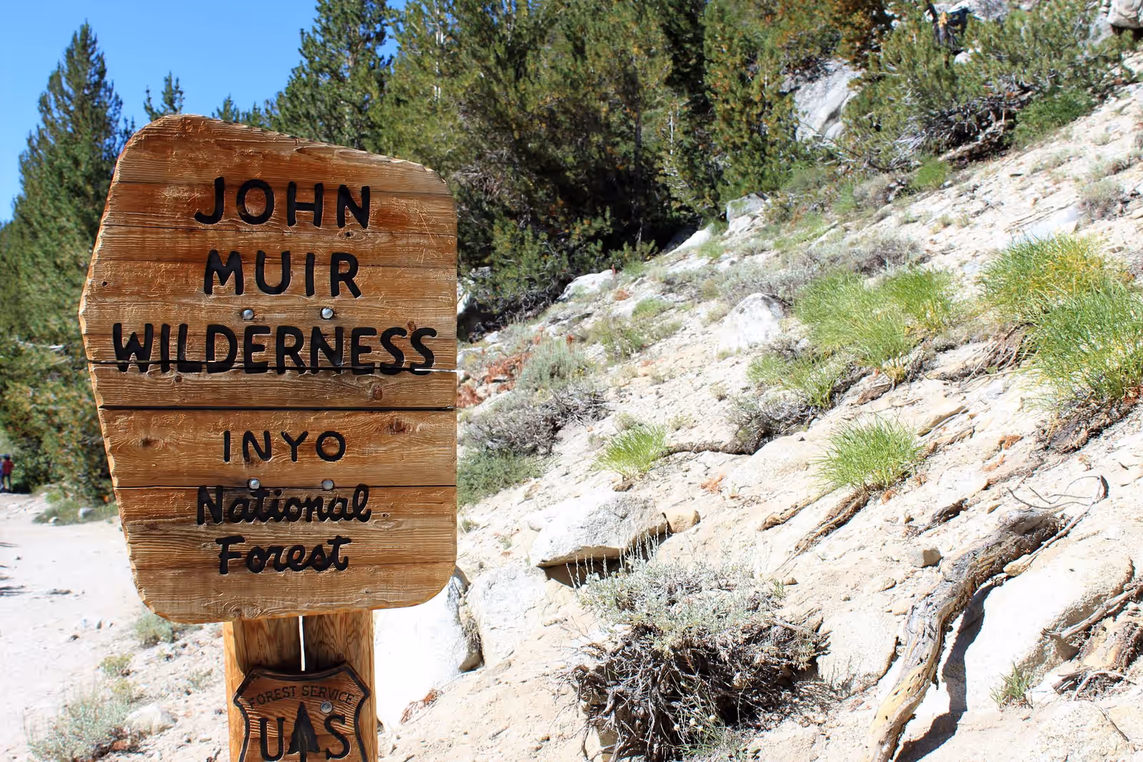 Trekking in John Muir Trail